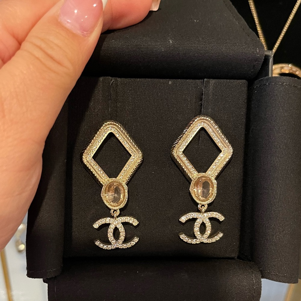 ✨Exquisite Chanel Earrings✨